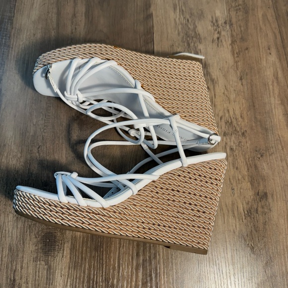 Marc Fisher Zarah Platform Wedge Sandals White size 8.5 - Picture 2 of 15